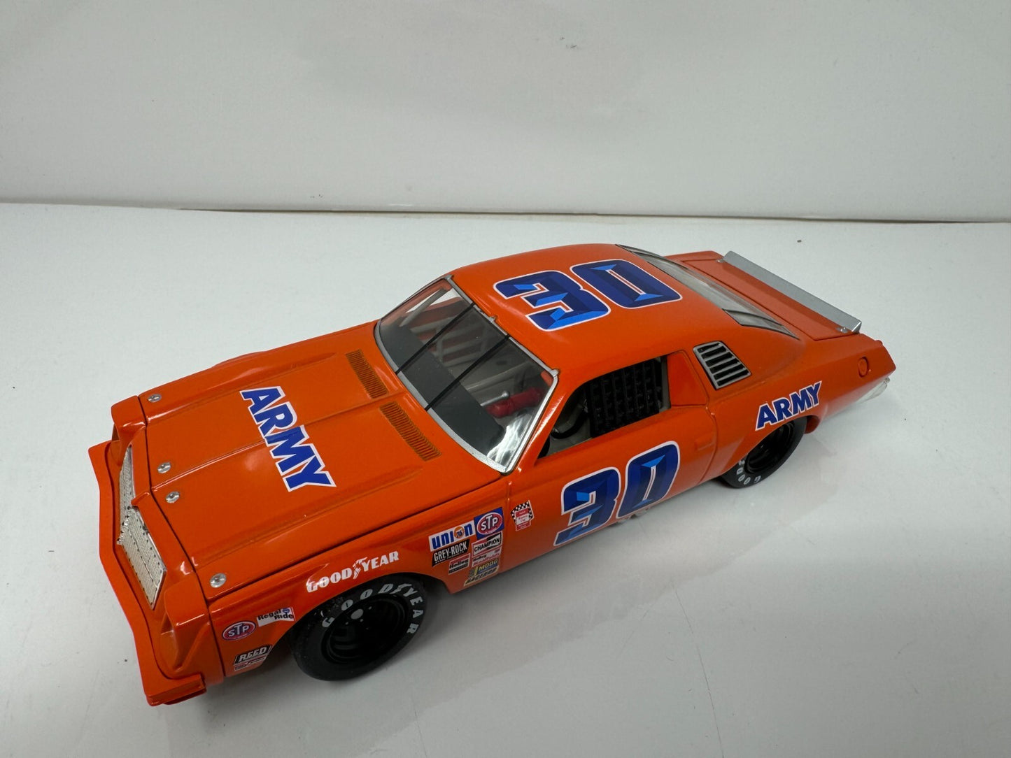 Action Nascar #30 Dale Earnhardt Sr Army 1976 Chevy Malibu 1:24 Diecast