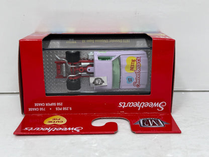 M2 Machines Sweethearts 1973 Chevrolet Cheyenne Super 10 1:64 Diecast