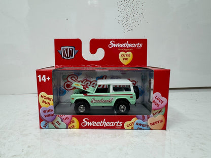 M2 Machines Sweethearts 1976 Ford Bronco 1:64 Diecast