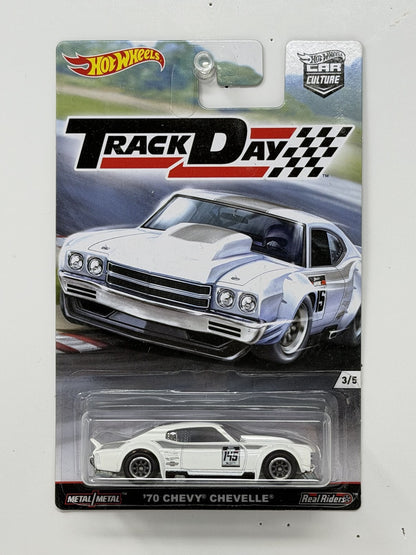Hot Wheels Track Day 1970 Chevy Chevelle 1:64 Diecast Real Riders