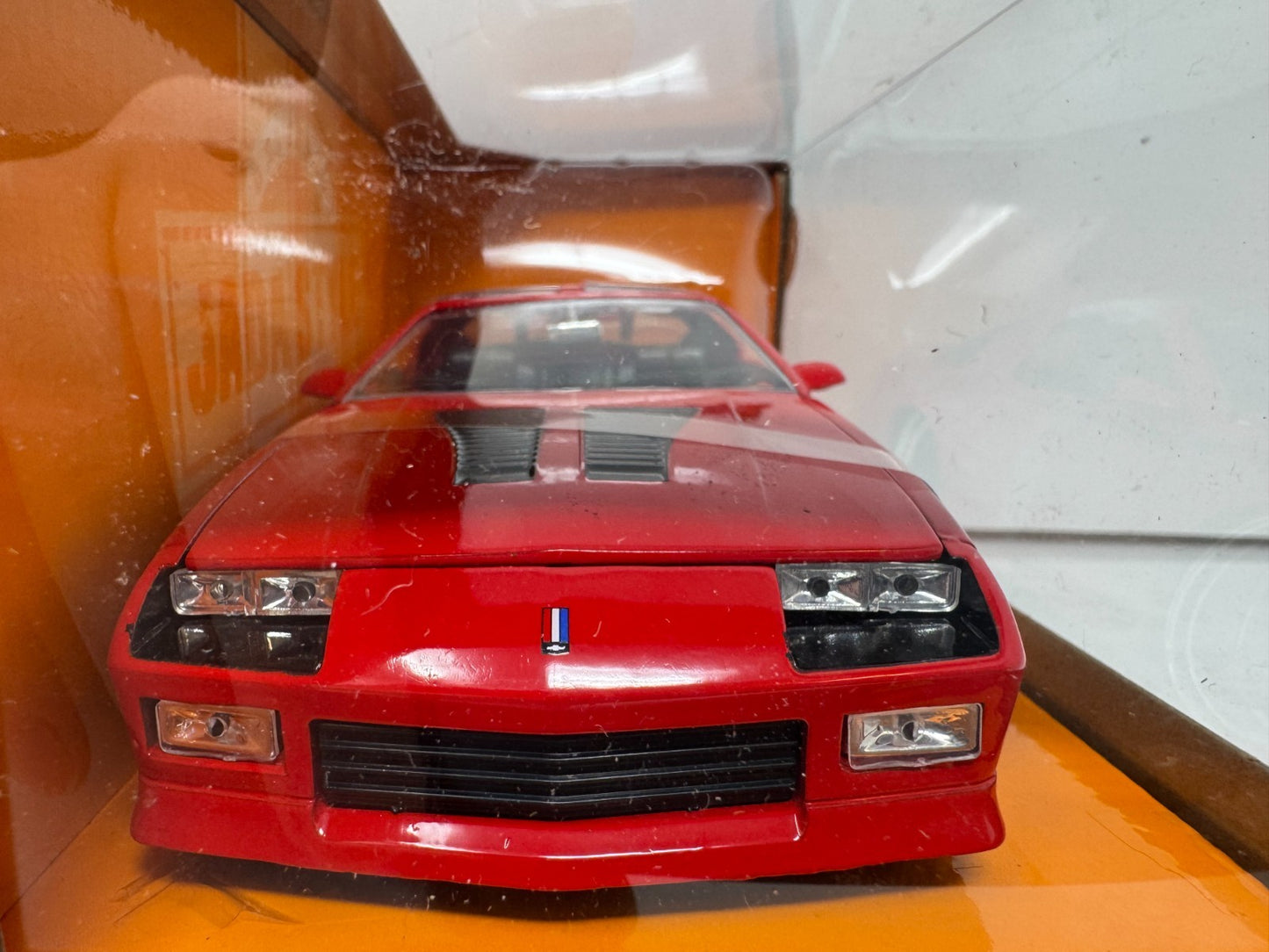 Jada 1985 Chevrolet Camaro IROC Z28 Bigtime Muscle 1:24 Diecast