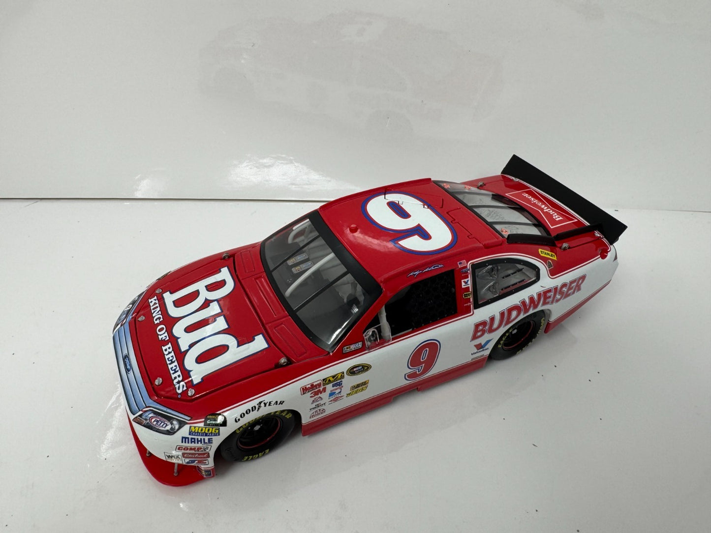 Action NASCAR Kasey Kahne #9 Budweiser Throwback 2010 Ford Fusion 1:24 Diecast
