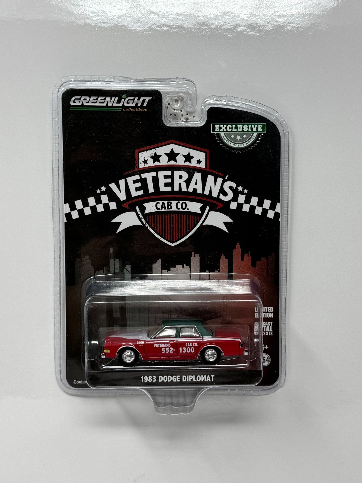 Greenlight Veterans Cab Co. 1983 Dodge Diplomat Taxi 1:64 Diecast