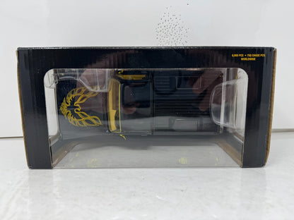 M2 Machines 1976 GMC Sierra Grande 15 Custom Pickup CHASE 1:24 Diecast Trans Am