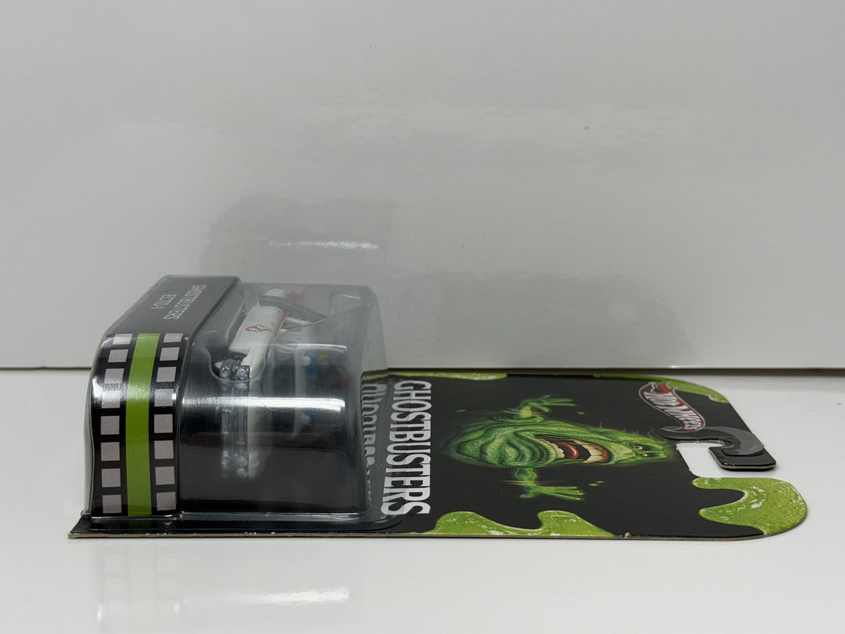 Hot Wheels Retro Entertainment Ghostbusters Ecto-1 1:64 Diecast White V2