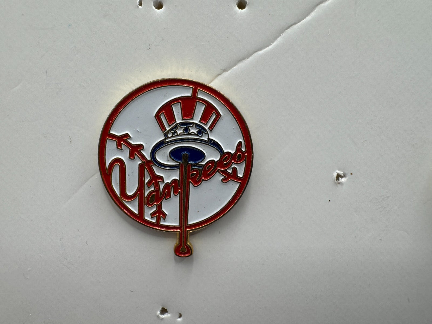New York Yankees Vintage MLB Team Logo Lapel Pin