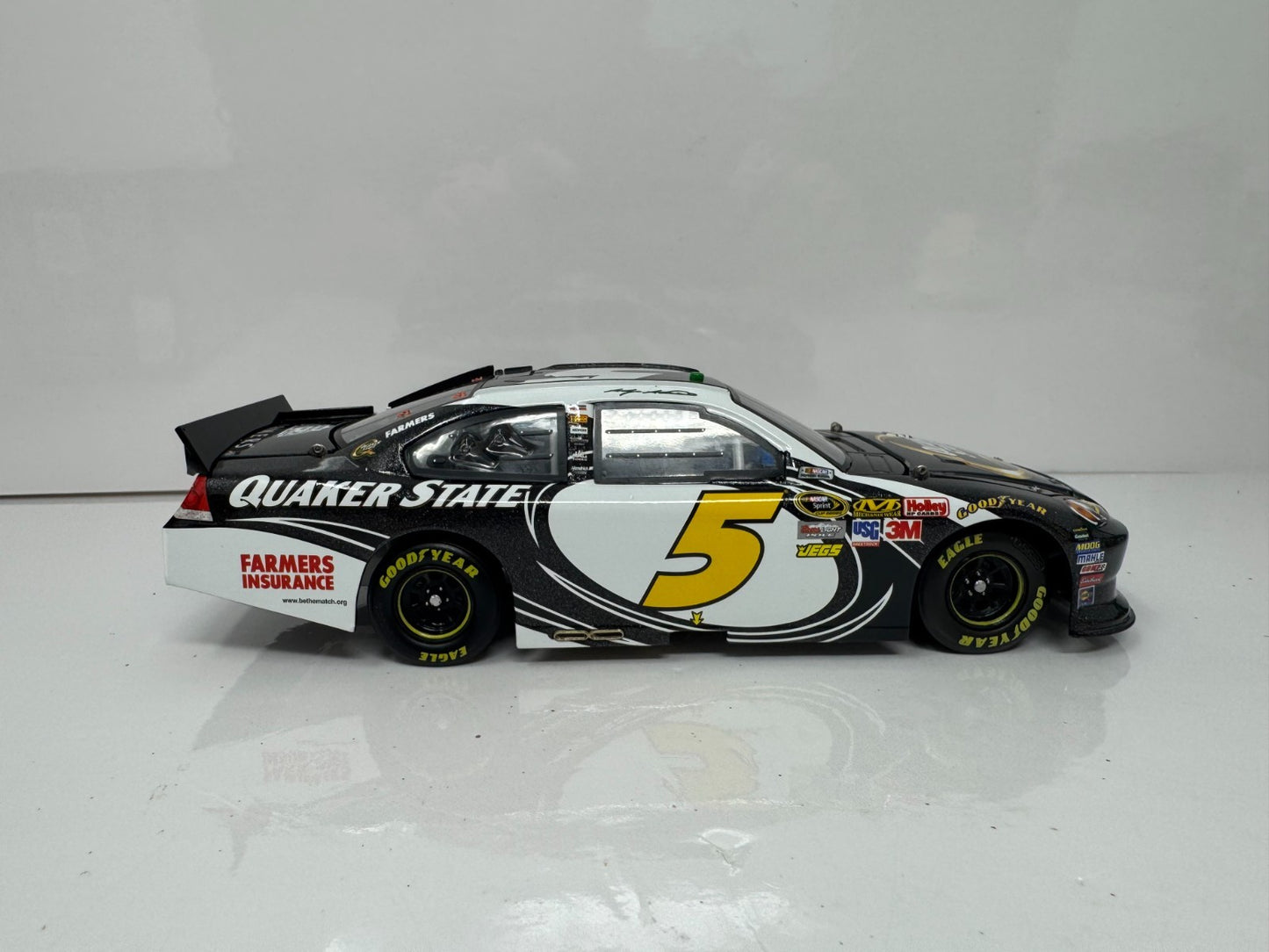 Lionel NASCAR Kasey Kahne #5 Quaker State Galaxy 2012 Chevy Impala 1:24 Diecast