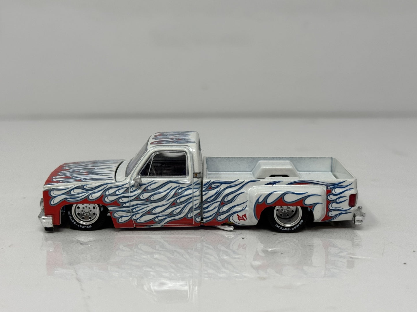 Kaido House MINI GT Chevrolet Silverado Dually On Fire V2 1:64 Diecast