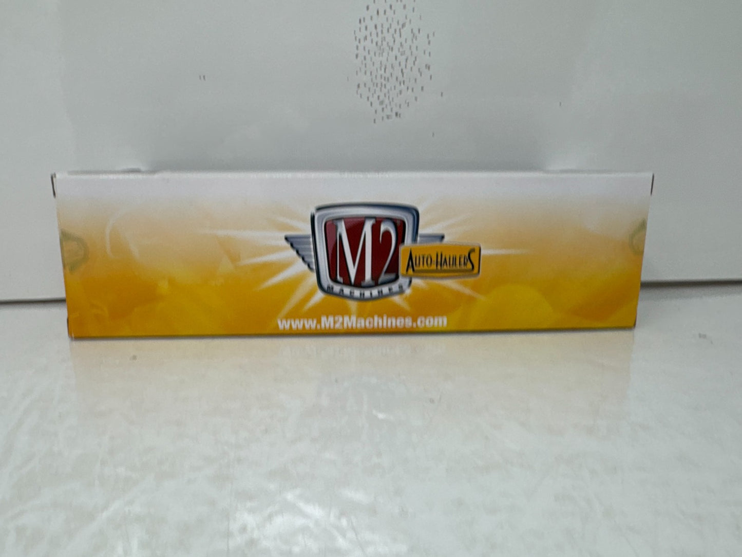 M2 Machines Auto Haulers Ford C-600 w/ 1966 Mustang Fastback Set 1:64 Diecast