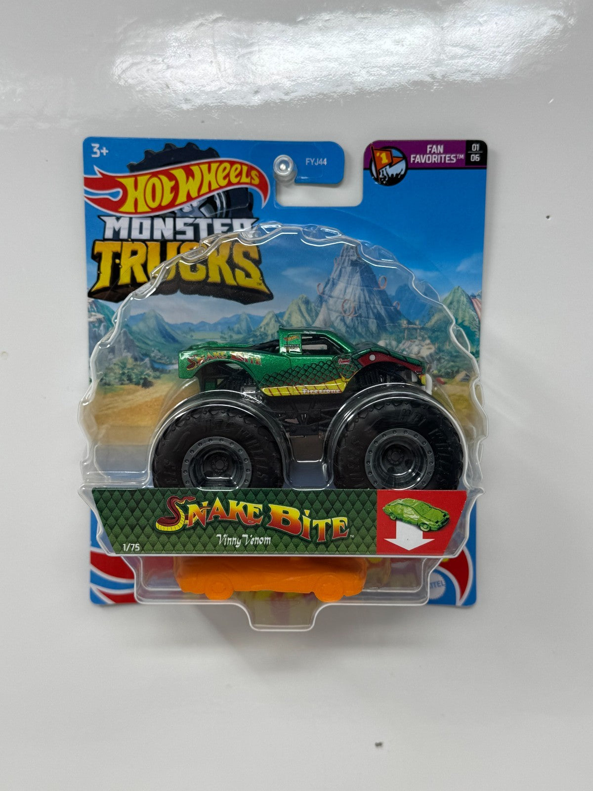 Hot Wheels Monster Trucks Snake Bite Vinny Venom 1:64 Diecast Fan Favorites