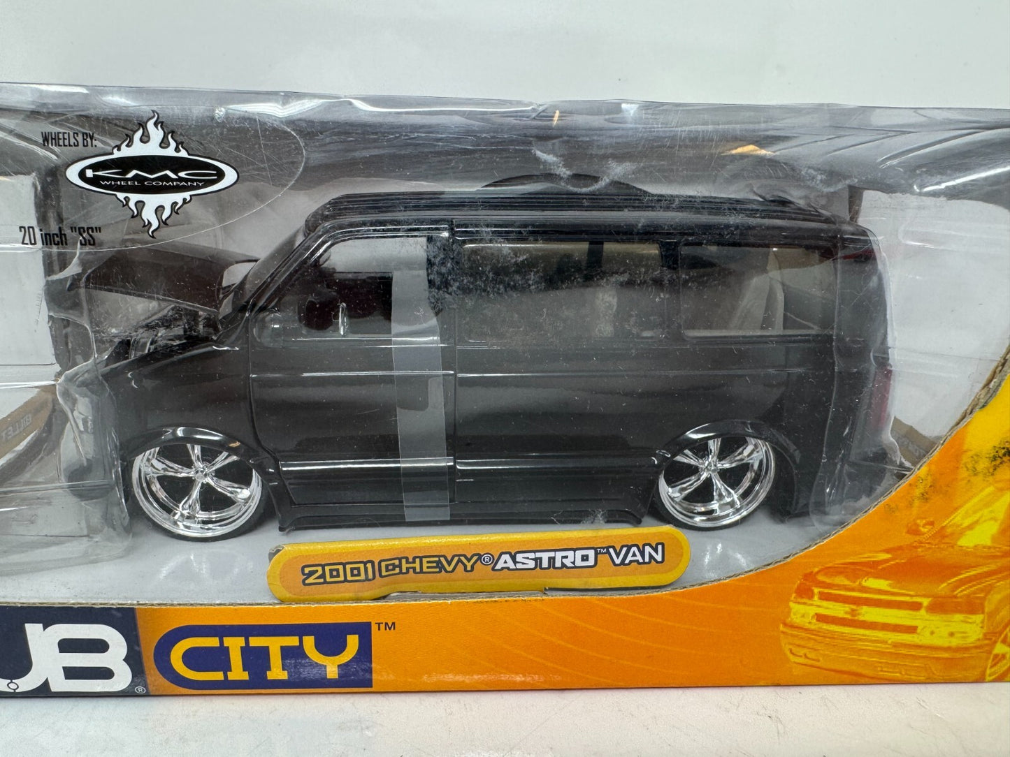 Jada Dub City 2001 Chevy Astro Van 1:24 Diecast KMC Wheels 20 Inch SS Rims