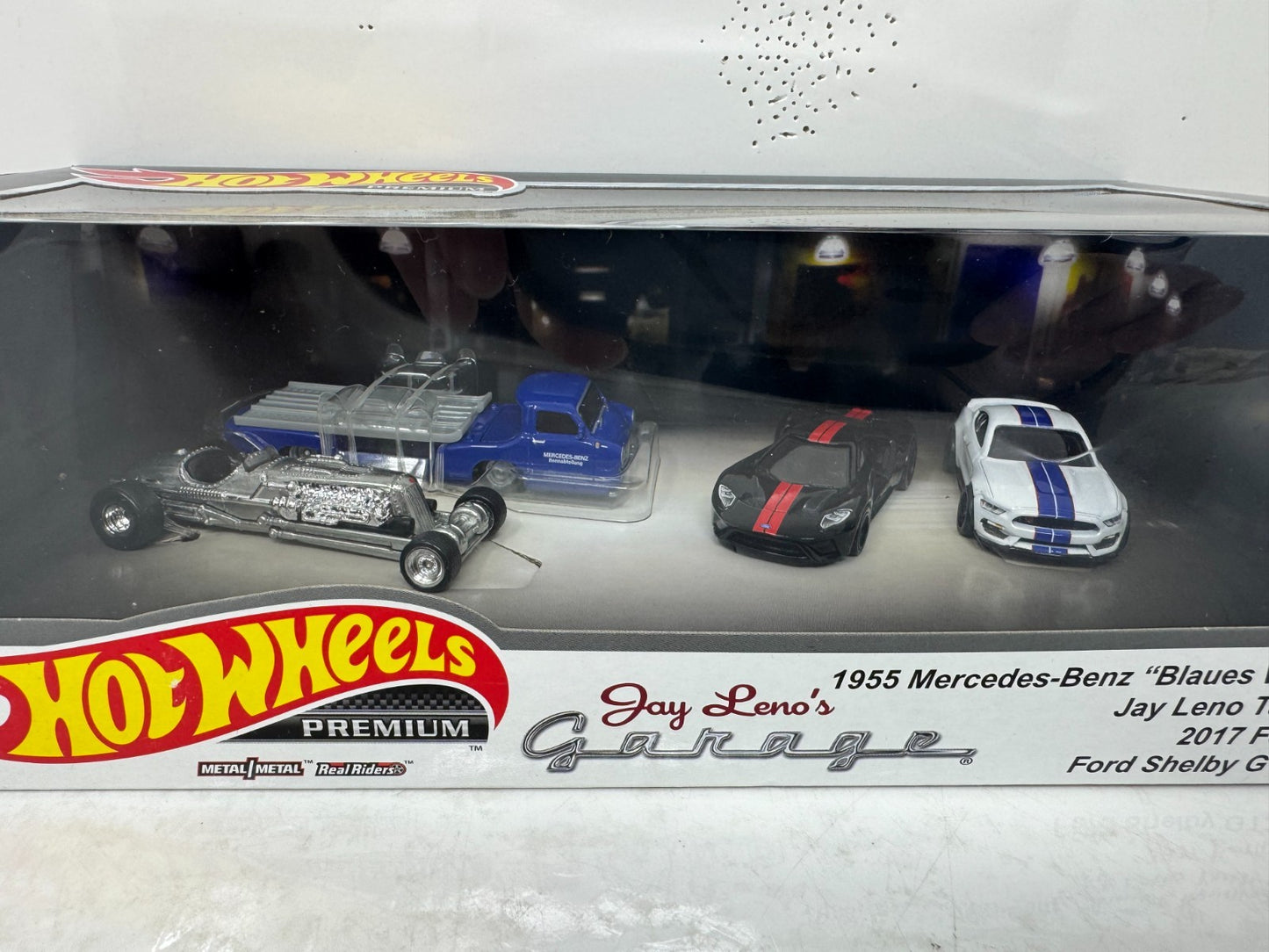 Hot Wheels Premium Jay Leno's Garage 4-Pack Collector Diorama Set 164 Diecast