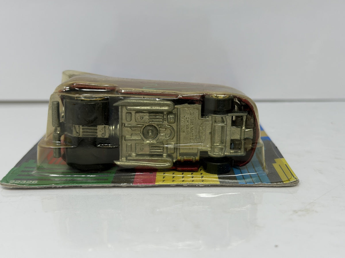 Hot Wheels Malleco Tower Cranes High Rise Express VW Drag Bus 1:64 Diecast