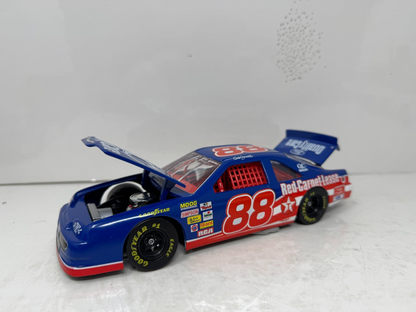 Action Nascar #88 Dale Jarrett Quality Care Ford Thunderbird 1:24 Diecast