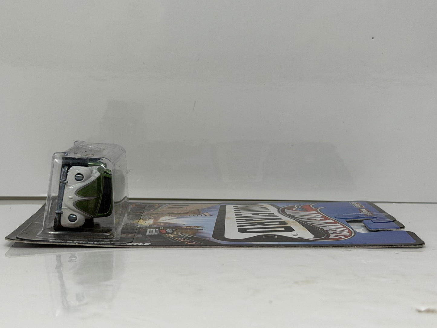 Hot Wheels Boulevard Volkswagen Beetle 1:64 Diecast Real Riders