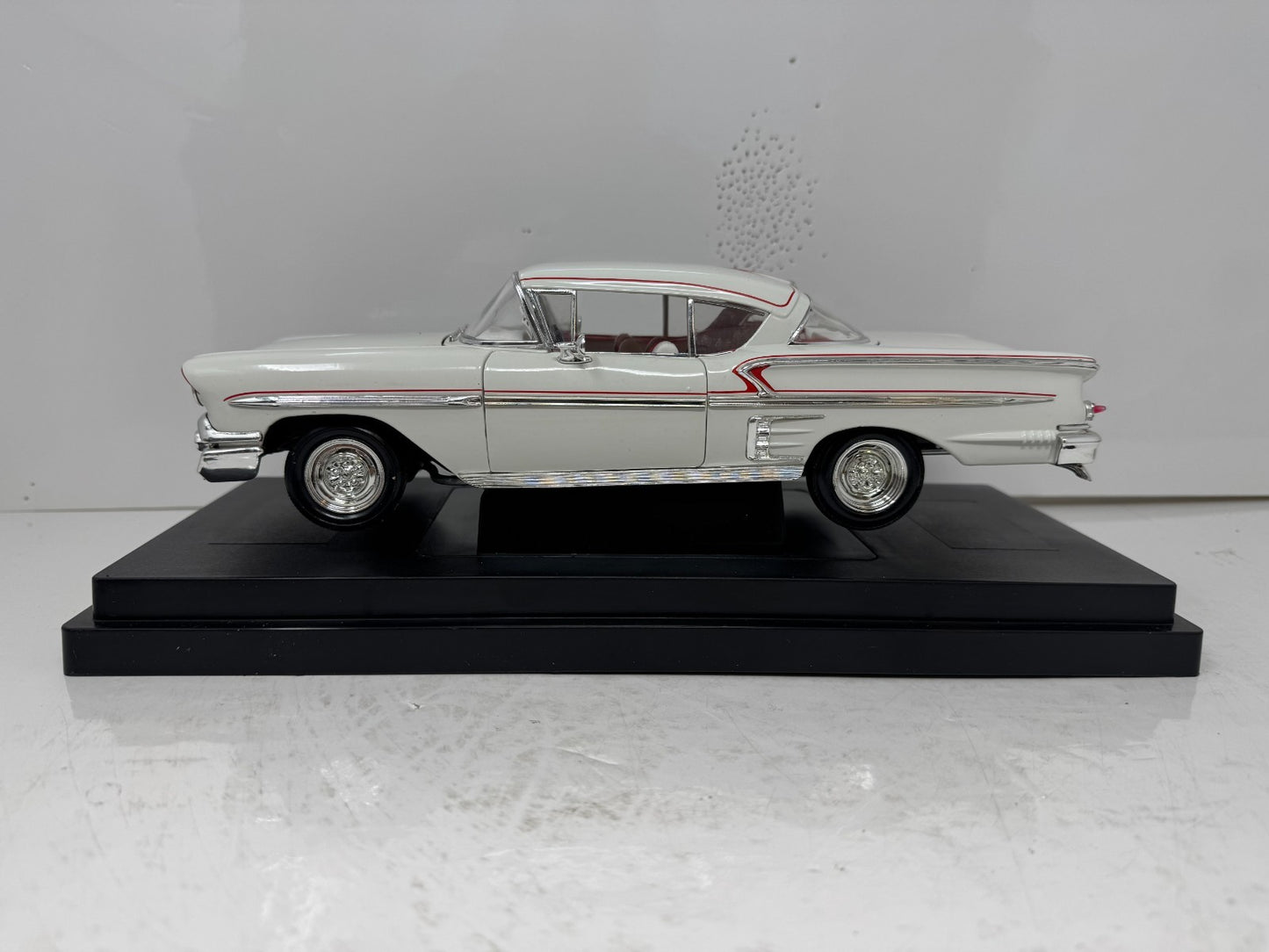 Ertl American Muscle 1958 Chevrolet Impala American Graffiti 1:18 Diecast