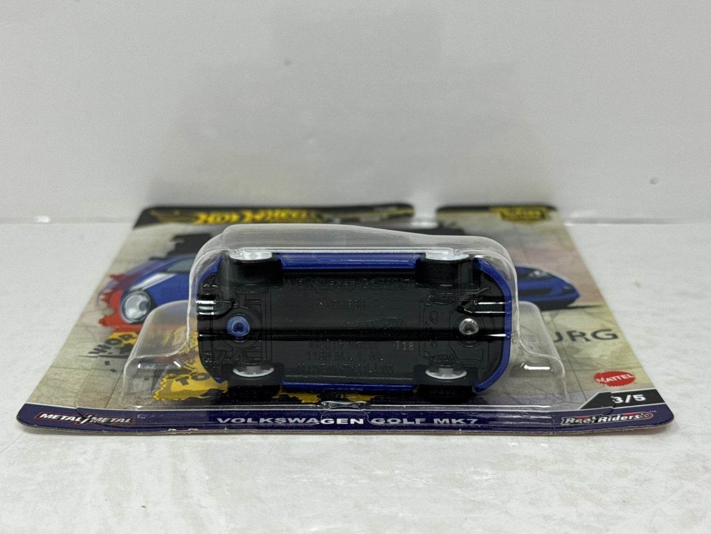 Hot Wheels Premium World Tour Volkswagen Golf MK7 Wolfsburg 1:64 Diecast