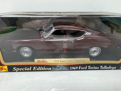 Maisto 1969 Ford Torino Talladega Special Edition 1:18 Diecast