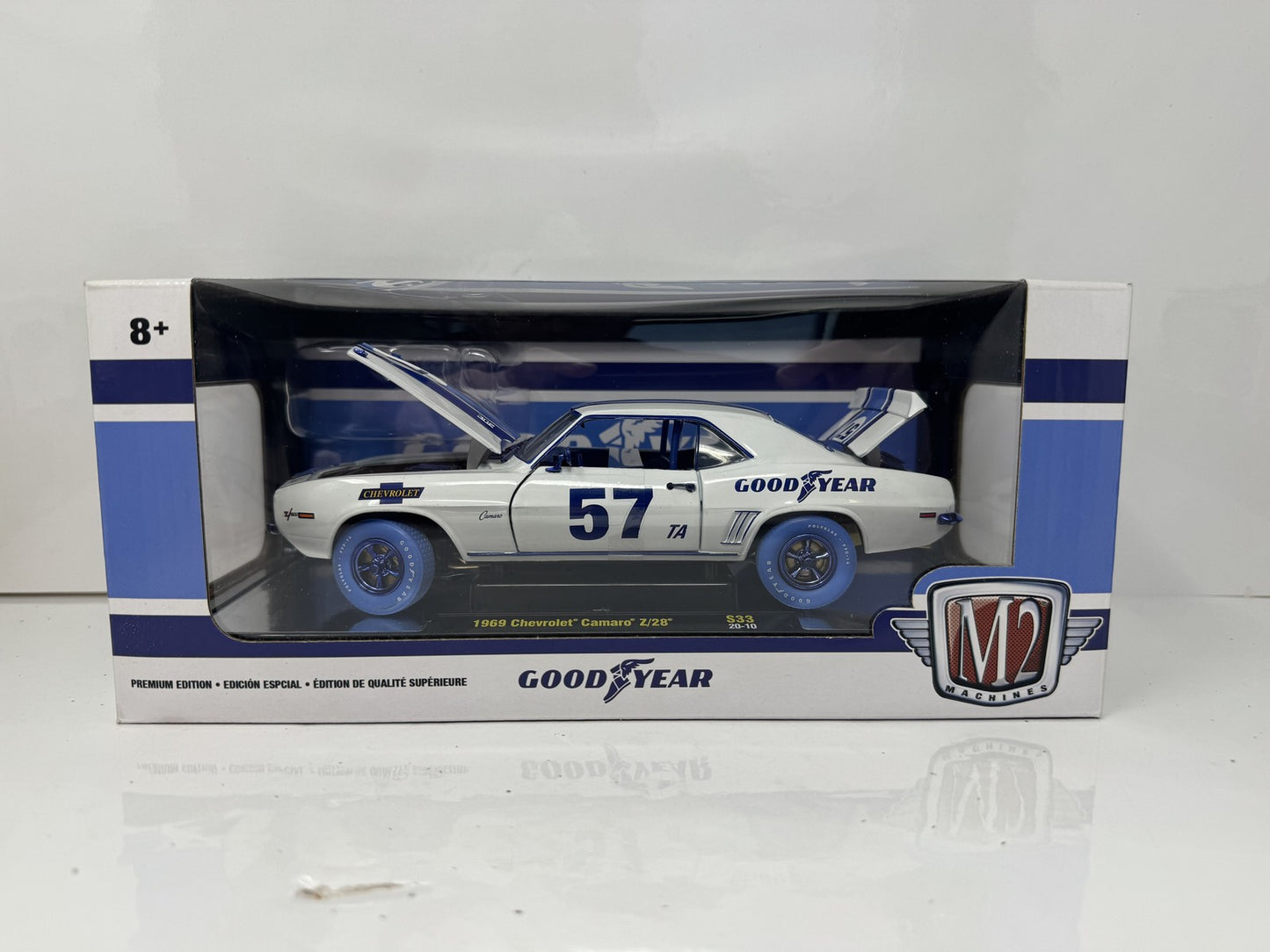 M2 Machines Goodyear 1969 Chevrolet Camaro Z28 CHASE 1:24 Diecast