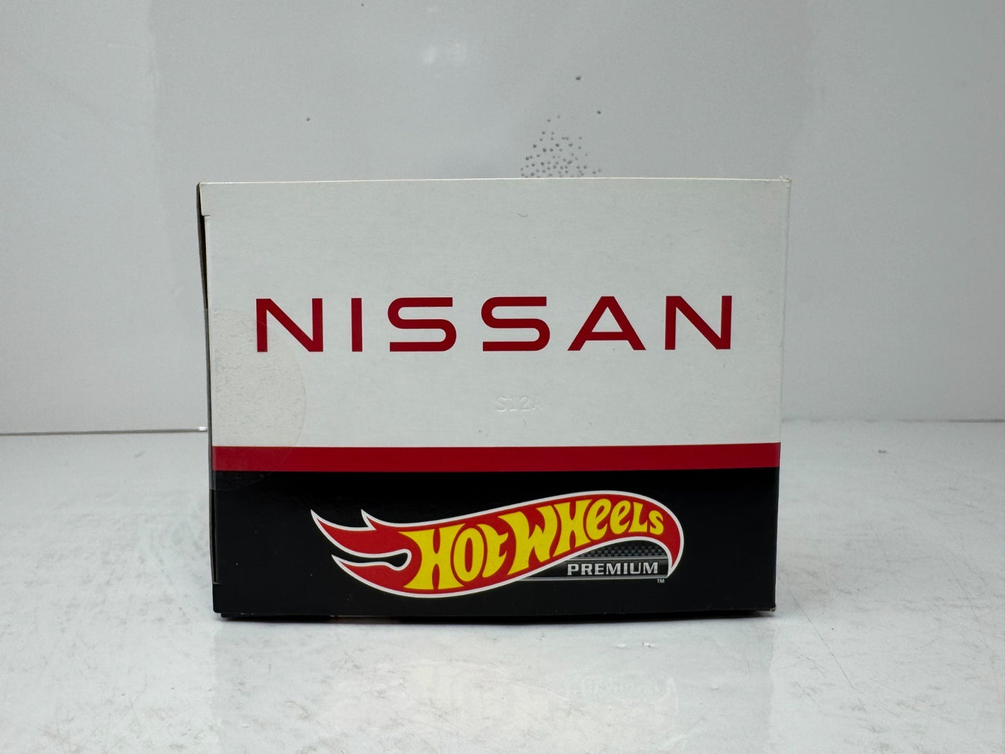 Hot Wheels Premium Nissan 4-Pack Collector Diorama Set 1:64 Diecast