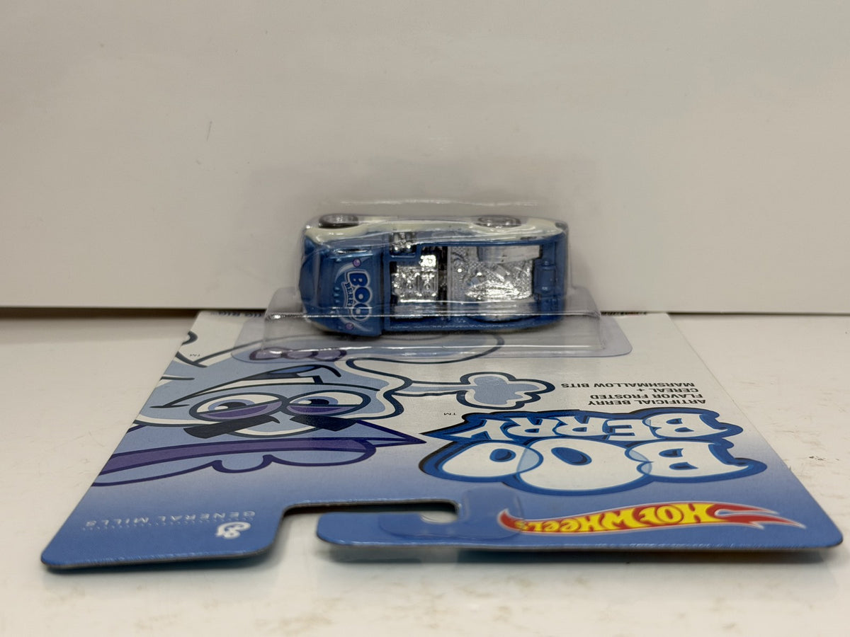 Hot Wheels General Mills Boo Berry Mig Rig 1:64 Real Riders