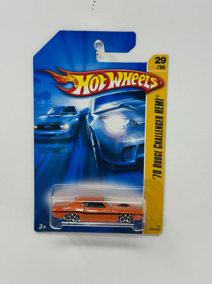 Hot Wheels 1970 Dodge Challenger HEMI 1:64 Diecast Orange