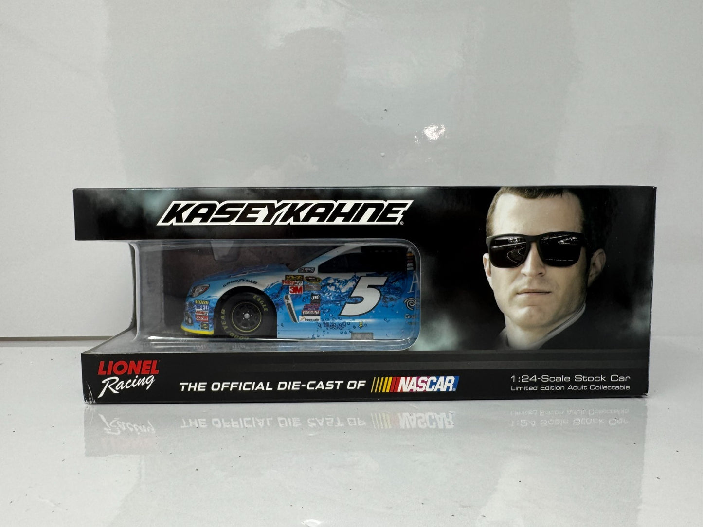 Lionel NASCAR #5 Kasey Kahne Aquafina 2015 SS 1:24 Diecast