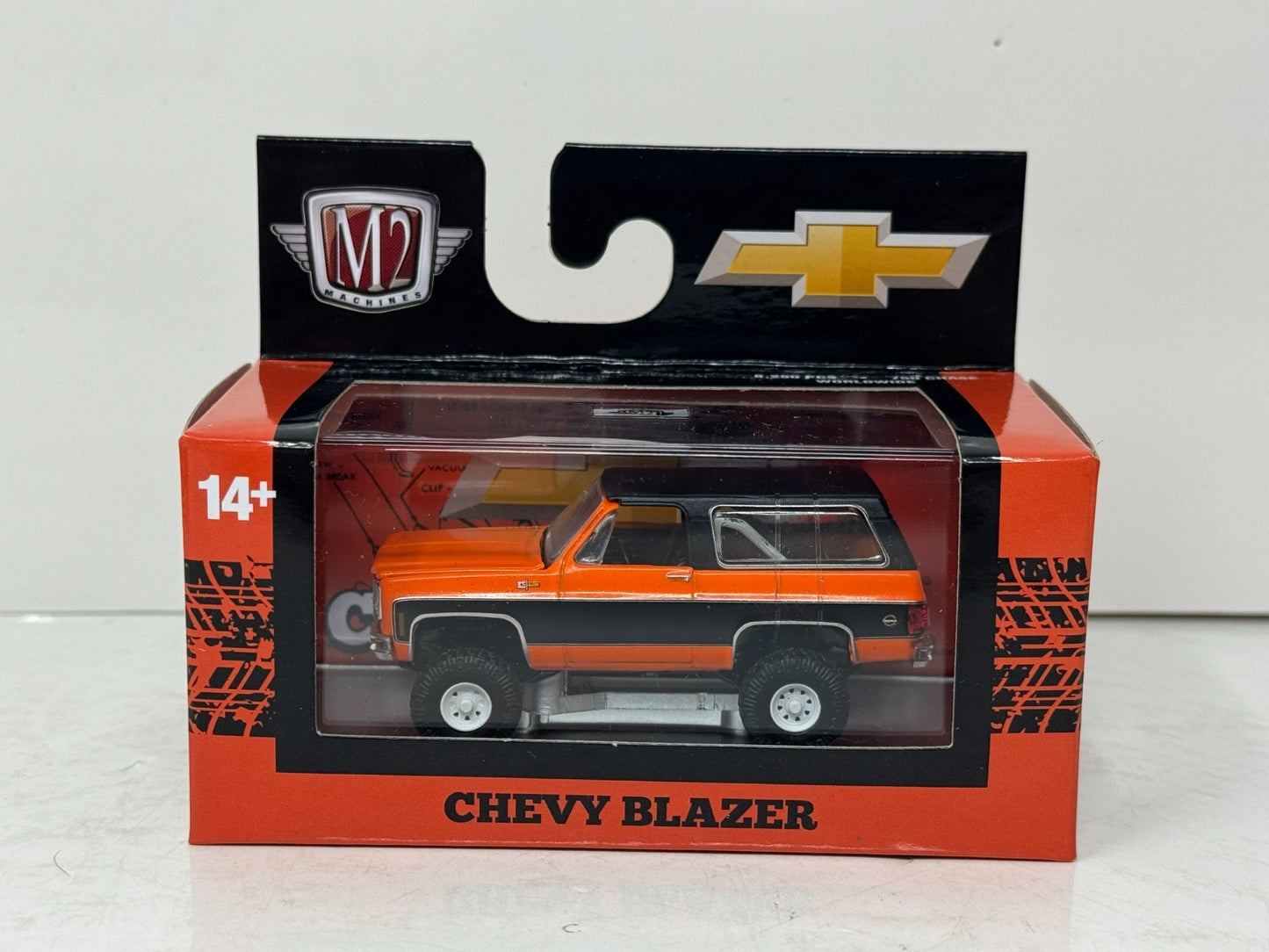 M2 Machines 1974 Chevrolet K5 Blazer 4x4 1:64 Diecast