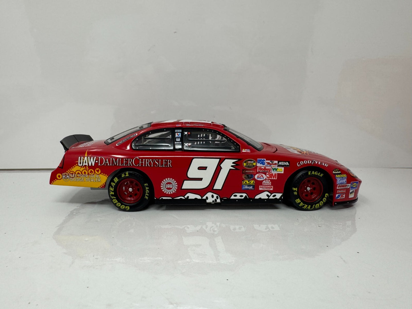 Action NASCAR Bill Elliott #9 Daimler Chrysler 2004 Dodge Intrepid 1:24 Diecast