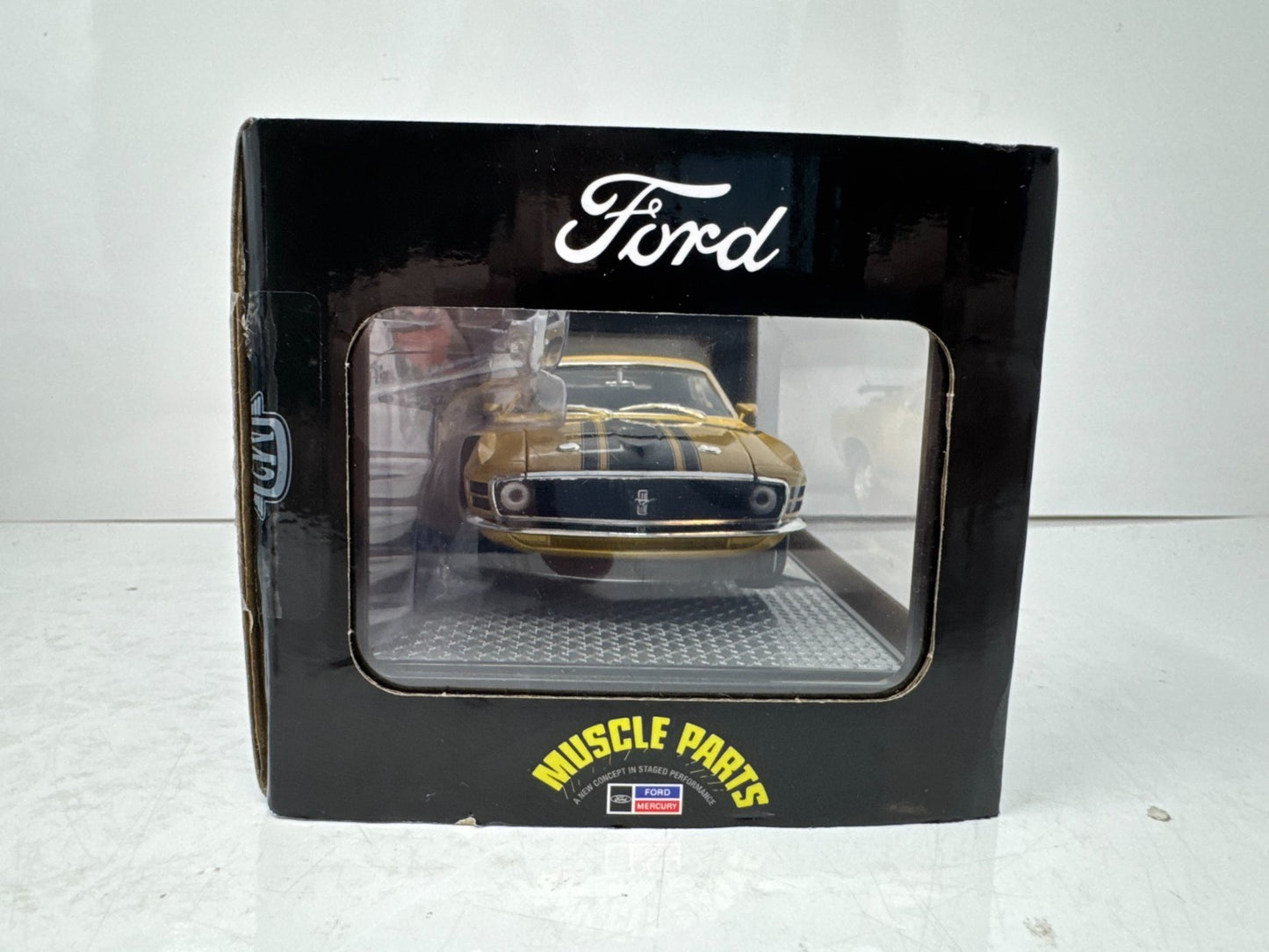 M2 Machines Muscle Parts 1970 Ford Mustang Boss 302 1:24 Diecast