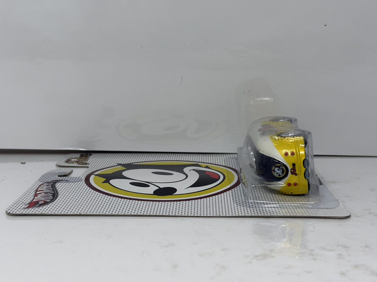 Hot Wheels Felix the Cat Haulin' Gas 1:64 Diecast Real Riders