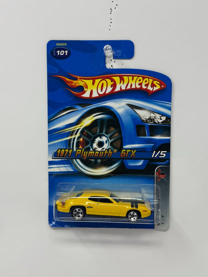 Hot Wheels Muscle Mania 1971 Plymouth GTX 1:64 Diecast Yellow V2