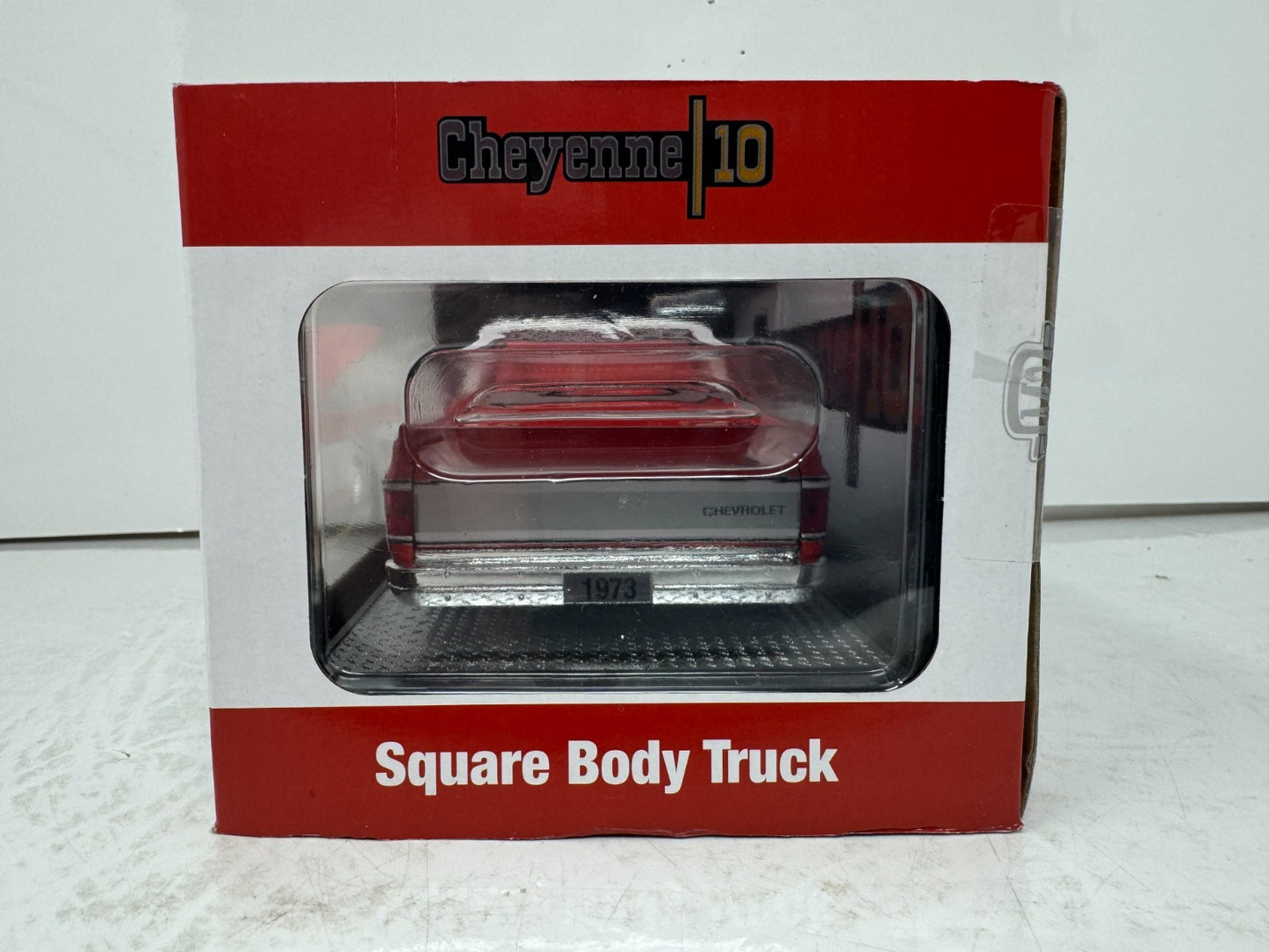 M2 Machines 1973 Chevrolet Cheyenne 10 Square Body Truck 1:24 Diecast