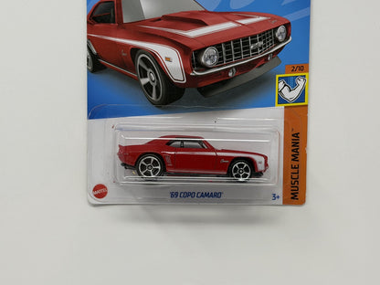 Hot Wheels Muscle Mania 1969 Chevrolet COPO Camaro 1:64 Diecast Red