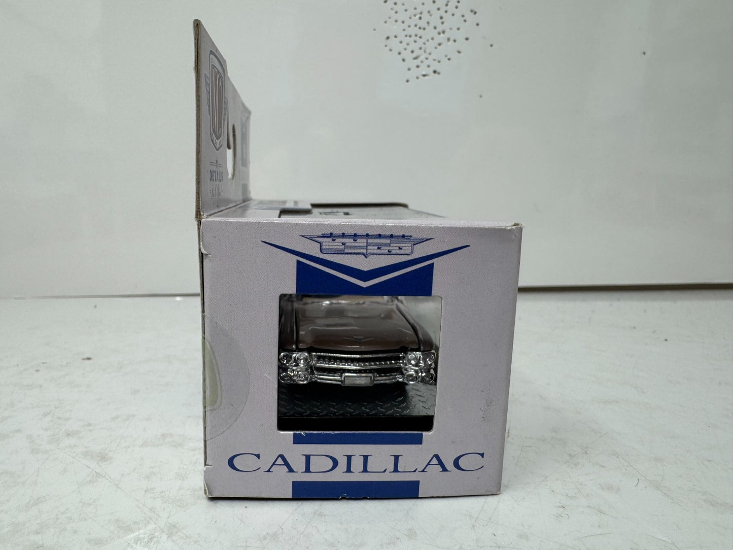 M2 Machines Auto Thentics 1959 Cadillac Series 62 1:64 Diecast