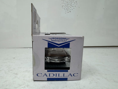 M2 Machines Auto Thentics 1959 Cadillac Series 62 1:64 Diecast