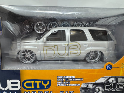 Jada Dub City 2002 Cadillac Escalade Metal Model Kit 1:24 Diecast