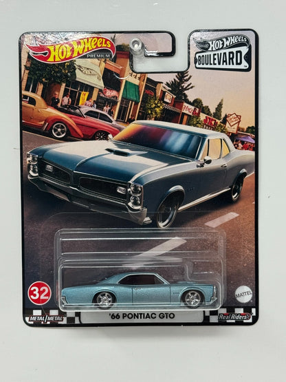 Hot Wheels Premium Boulevard #32 1966 Pontiac GTO 1:64 Diecast