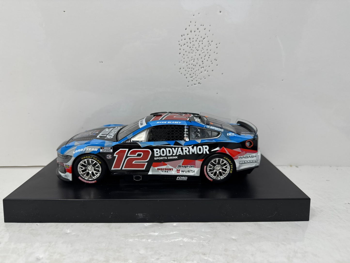 Lionel Nascar #12 Ryan Blaney BodyArmor Chill 2025 Mustang 1:24 Diecast