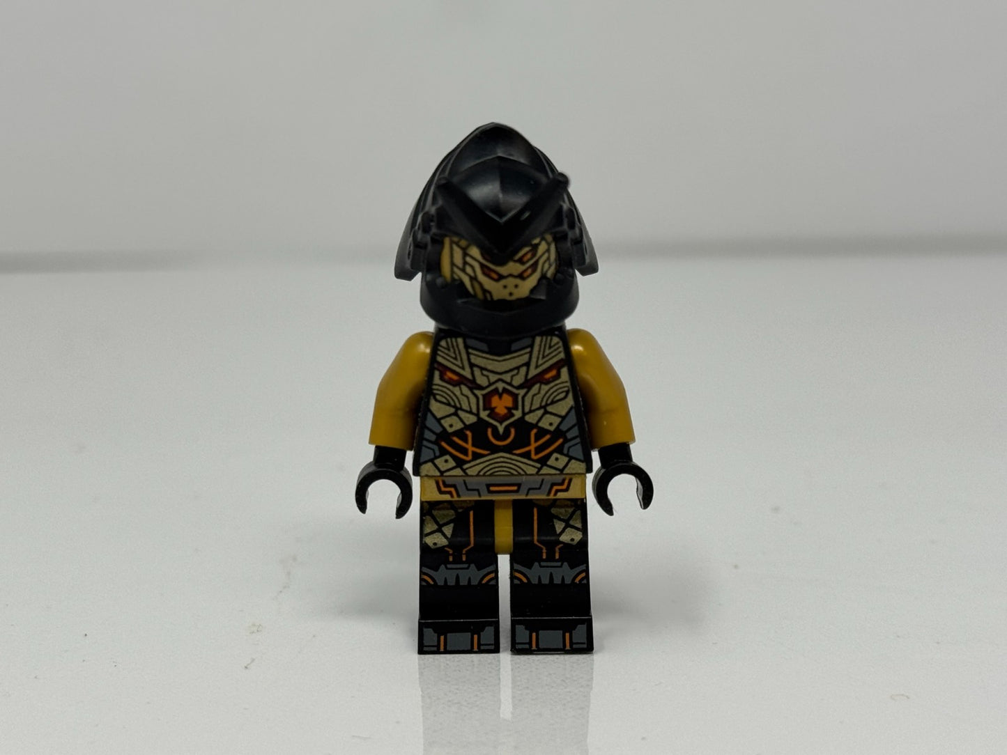 LEGO Ninjago Dragons Rising Imperium Claw General Minifigure