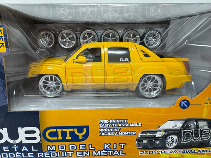 Jada Dub City 2001 Chevy Avalanche Yellow Metal Model Kit 1:24 Diecast