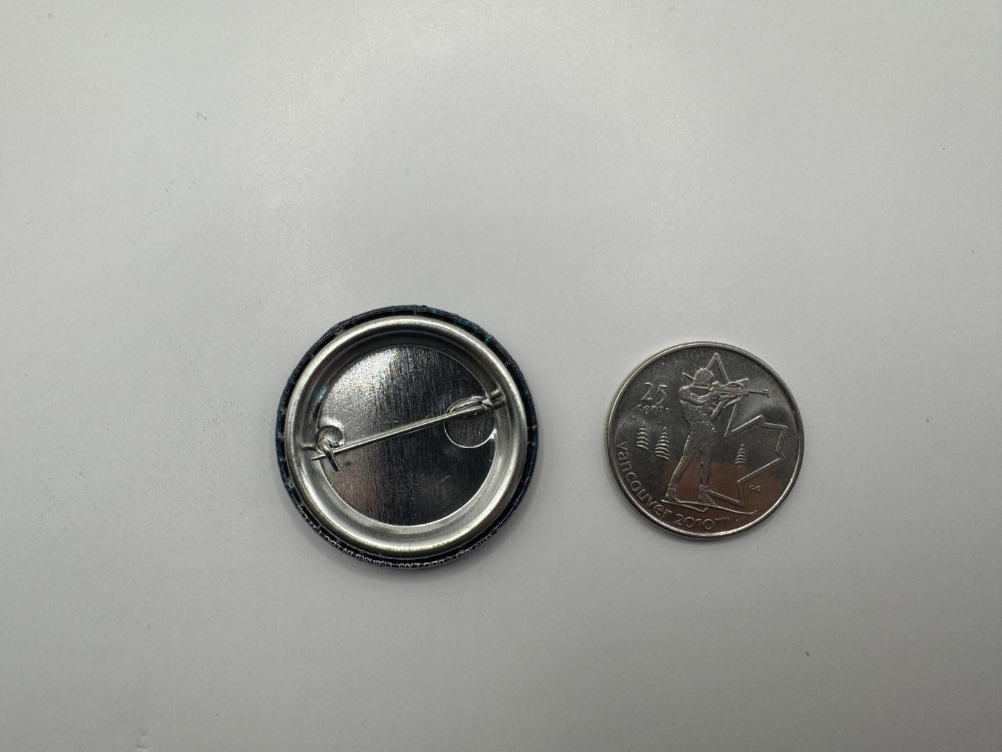 Doctor Who The Tardis Pin-back Button UDT1