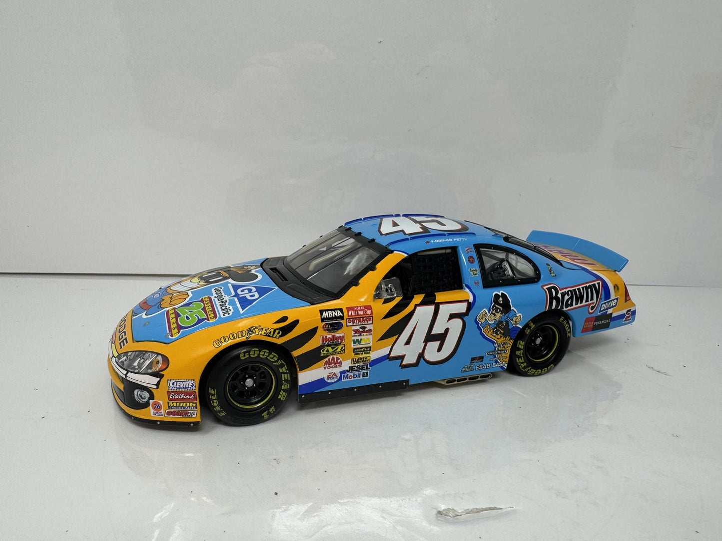 Action Nascar Kyle Petty #45 Georgia Pacific Garfield 2003 Intrepid 1:24 Diecast