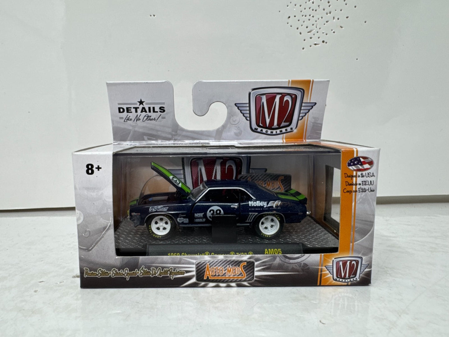 M2 Machines 1969 Chevrolet Camaro Z/28 Holley EFI Auto Mods 1:64 Diecast