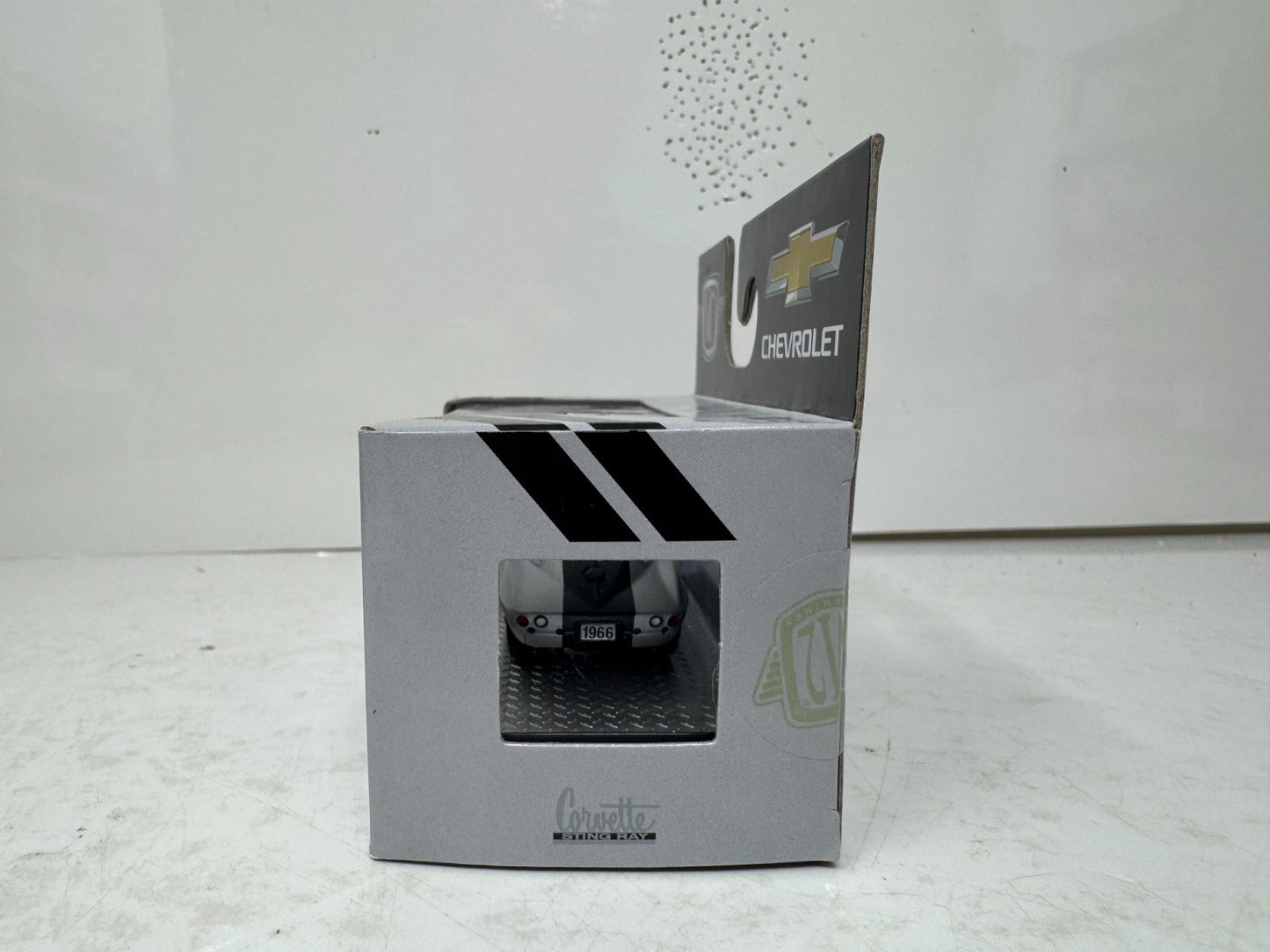 M2 Machines 1966 Chevrolet Corvette 427 1:64 Diecast