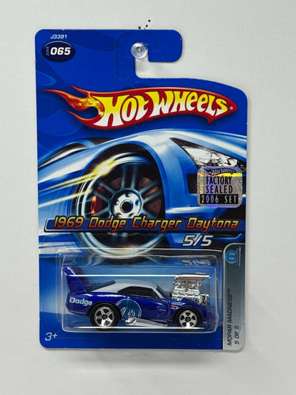 Hot Wheels Mopar Madness 1969 Dodge Charger Daytona 1:64 Diecast Factory Sealed