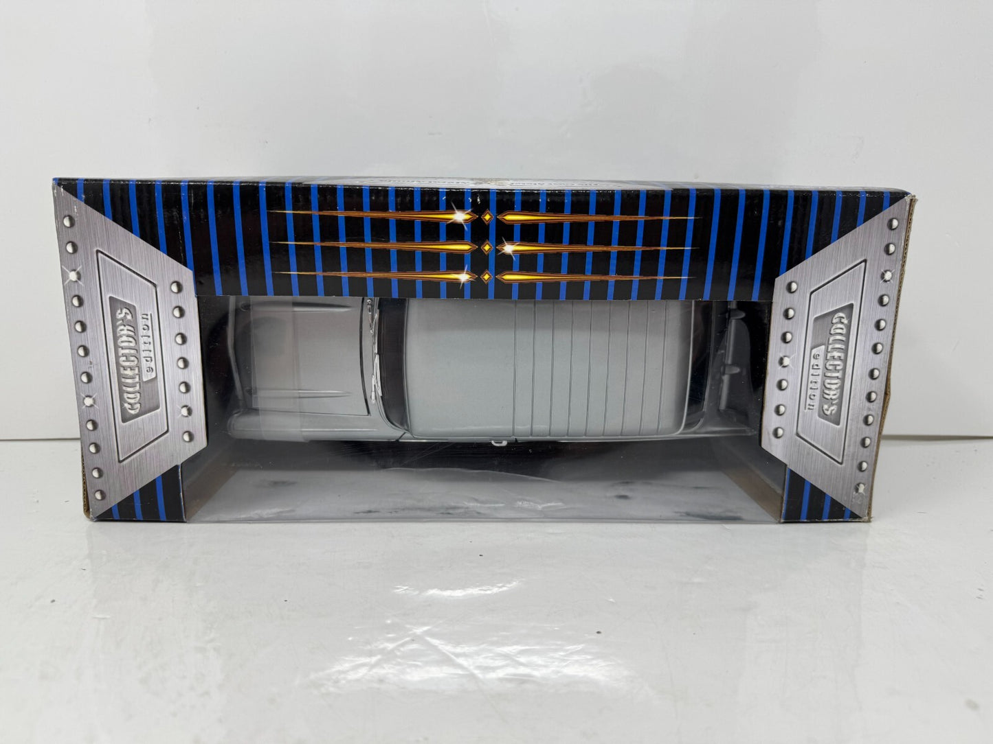 Yat Ming Road Signature 1957 Chevrolet Nomad 1:18 Diecast