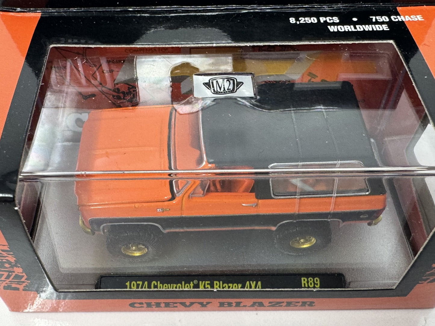 M2 Machines Chevrolet 1974 Chevy K5 Blazer Chase 1:64 Diecast