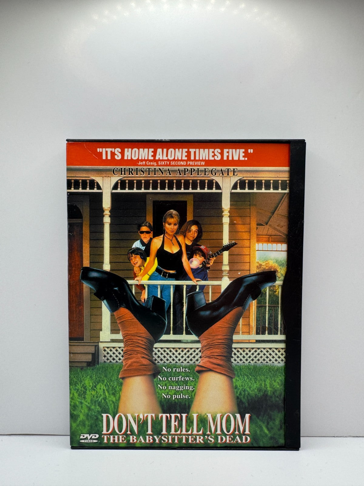 Don't Tell Mom the Babysitter's Dead (DVD) Christina Applegate Comedy
