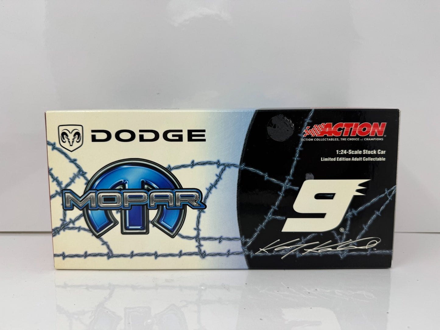 Action NASCAR Kasey Kahne #9 MOPAR 2004 Dodge Intrepid 1:24 Diecast